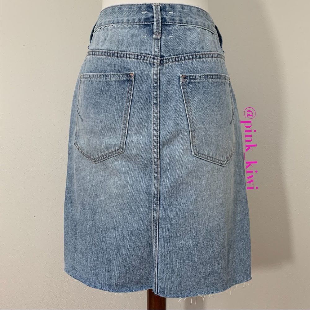 Habitual Willa Distressed Cutoff Denim Skirt Size: 28 - Picture 7 of 11